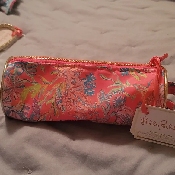 Beautiful Lilly Pulitzer make up case - Picture 2 of 5